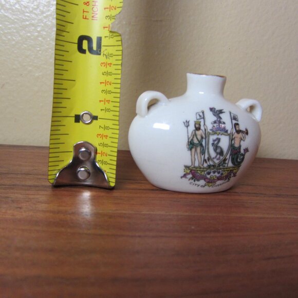 W.H. Goss crested heraldry china vintage City of Liverpool (GC085 Grace) - Picture 5 of 7